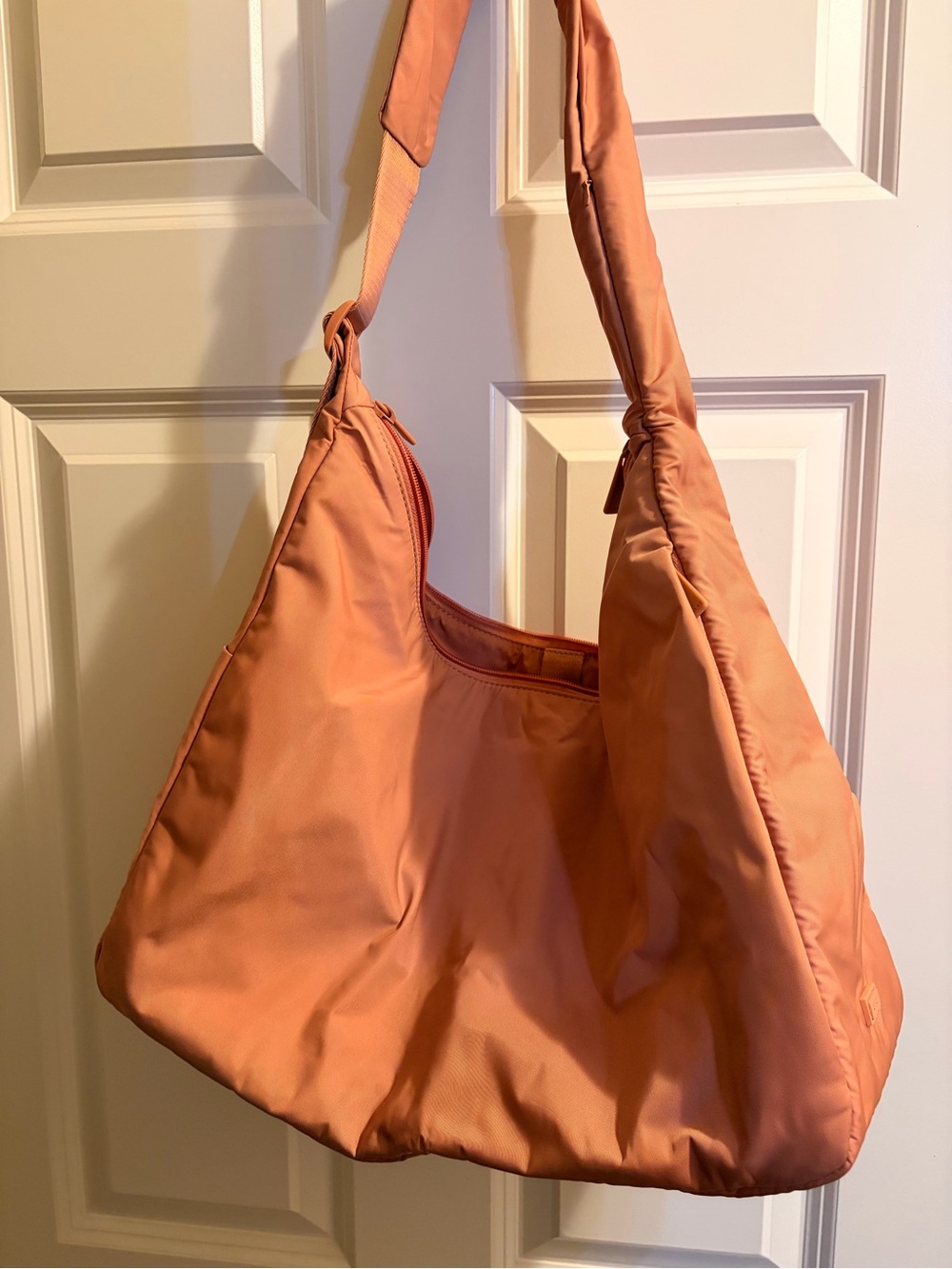 Away Featherlight Crossbody LARGE in Clay Pink (18L) - Picture 5 of 7